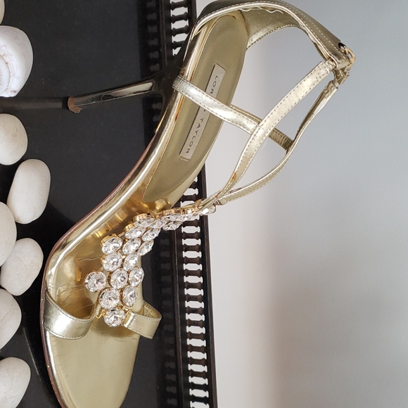 Gold and rhinestone evening shoes - Picture 5 of 6